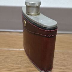 スキャットル ウィスキーボトル ヴィンテージ 酒器 持ち運び 金属製 昭和レトロの画像