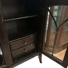 カリモク キャビネット飾り棚の画像