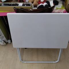 お洒落な 折りたたみテーブル　パソコンデスク　机　テーブル　学習机の画像