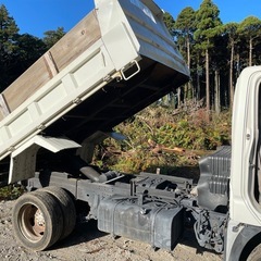 日野2tダンプ令和8年10月15日までの画像