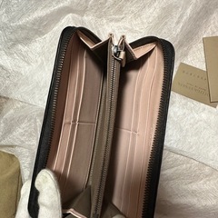 BOTTEGA VENETA イントレチャート ラウンドファスナー長財布 ブラック　男女兼用　正規品の画像