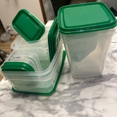 タッパ  たくさんの画像
