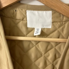 H&M ベストの画像