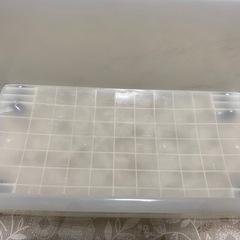 蓋つき収納ケース　キャスタ―付きの画像