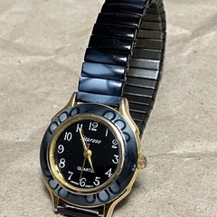 新品　腕時計　不動品　直せる方どうぞの画像