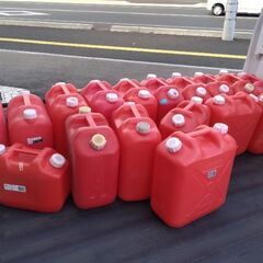 極上美品　灯油缶　ポリ缶　ポリタンク　携行缶　石油　　ストーブ ファンヒーター　ストーブ にの画像