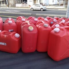 極上美品　灯油缶　ポリ缶　ポリタンク　携行缶　石油　　ストーブ ファンヒーター　ストーブ にの画像