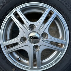 交換可【軽バン・軽トラックなどの軽貨物車用 社外品12インチアルミホイール BRIDGESTONE W300 145/80R12 スタッドレスタイヤ付き 2本セット 】12X4.00B　INSET 42 JWLとJWL・T 両方の刻印がありますので軽貨物車にも使用可能です。の画像