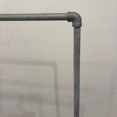 11/20まで　ガス管　ハンガーラックの画像