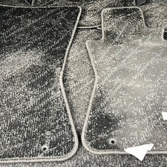 22年式BRアウトバック　純正フロアマット5点セットの画像