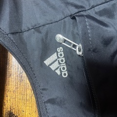 adidas バッグの画像