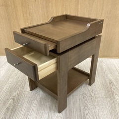 karimoku カリモク家具 コンセント付き　ナイトテーブル　ベッドサイドテーブル  の画像