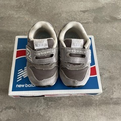 【美品】new balance グレー 12cmの画像