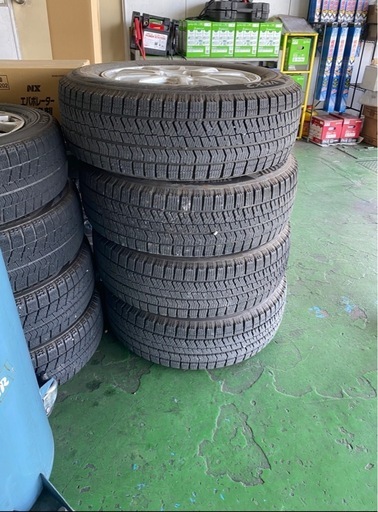 ブリヂストン　スタッドレスタイヤ　205/65R16