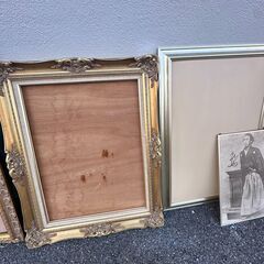 金額縁　多数　の画像