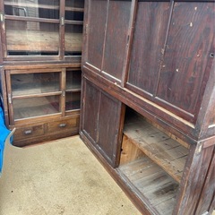 古いタンスの画像