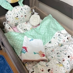 ベビーベッドの画像
