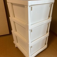 ✨美品✨3段収納チェスト キャスター付きの画像