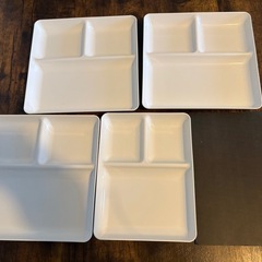 【中古】ニトリ「楽に洗える両面撥水角型ランチプレート」ホワイトの画像