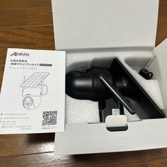 防犯カメラ　ソーラーパネル付きの画像