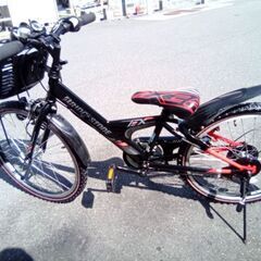 22インチ　ブリヂストン　男の子自転車　変速．LEDライト　黒の画像