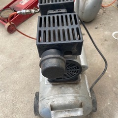 オイルレス　
エアコンプレッサー 30Lの画像