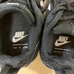値下げました！　NIKE ナイキ　スポーツシューズ　レディース　24.5　US7.5の画像