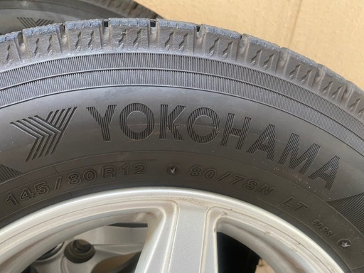 スタッドレスタイヤ　軽自動車用