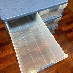 衣装ケースの画像