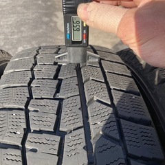 セレナ ポクシー プリウス 195/65R15 スタッドレスタイヤ 4本 DUNLOP WINTER MAXX バリ山 2022年製1本 2018年製3本 の画像