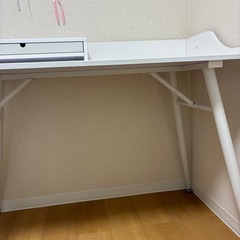ニトリ 
ホワイト デスクの画像