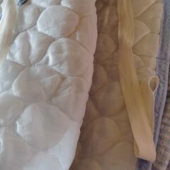 （中古）敷きパッド　布団の画像