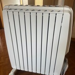 デロンギ　オイルヒーター　QSD0915-WHの画像