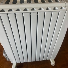 デロンギ　オイルヒーター　QSD0915-WHの画像