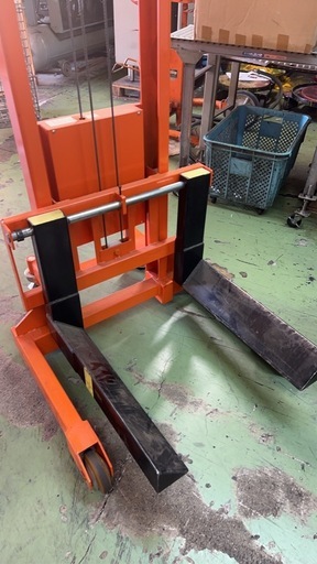 ドラム缶リフト手動式