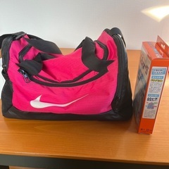 NIKEショルダーバッグの画像