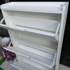 【お話し中】薄型の下駄箱9足くらい入りますの画像