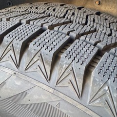 杉並区引取　定価18万円　17インチ4本　5スポーク ホイール付きスタッドレスタイヤの画像