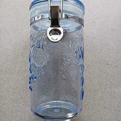 高さのある密閉容器ですの画像