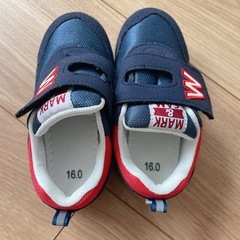 16cm スニーカー ネイビー レッド 西松屋の画像