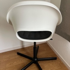 イケア　ローベルゲット　デスクチェア　白の画像