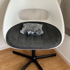 イケア　ローベルゲット　デスクチェア　白の画像