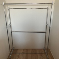 ハンガーラックの画像