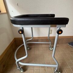 介護用品　歩行器　アルコー3型中の画像