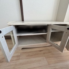 テレビボードの画像