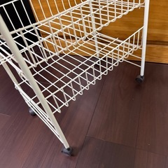 収納ラックの画像