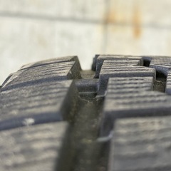 ジープに履けるスタッドレスの画像