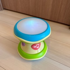 コンビ　光るにぎやかドラムの画像