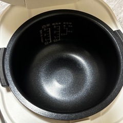 シャープ 3合炊き炊飯器(2019年製) 
の画像