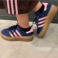 adidas ネイビー ピンク/ガゼル ボールド / Gazelle Boldの画像
